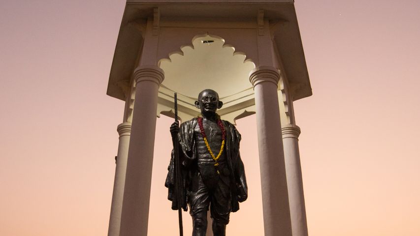 The biggest Mahatma Gandhi statue in Pondicherry
