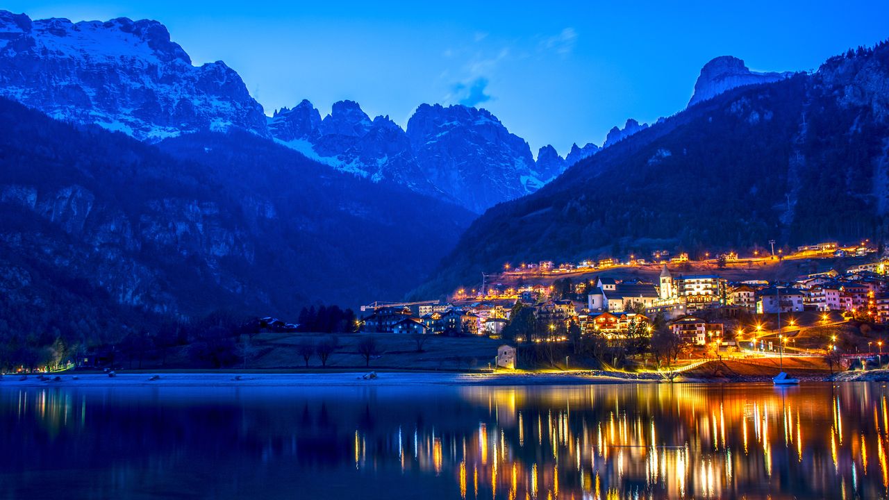 A blue gem in the Alps