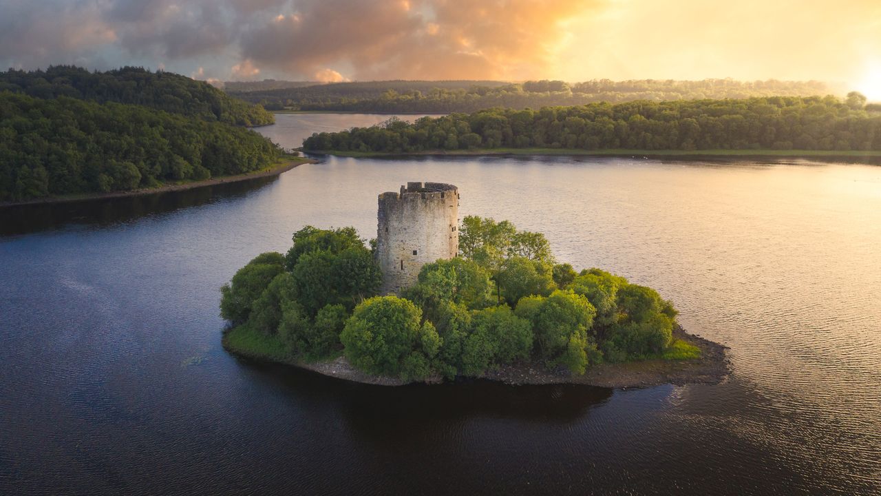 Cloughoughter Castle in Lough Oughter, Grafschaft Cavan, Irland