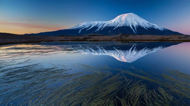 堪察加半岛上的扎尔巴奇克火山,俄罗斯