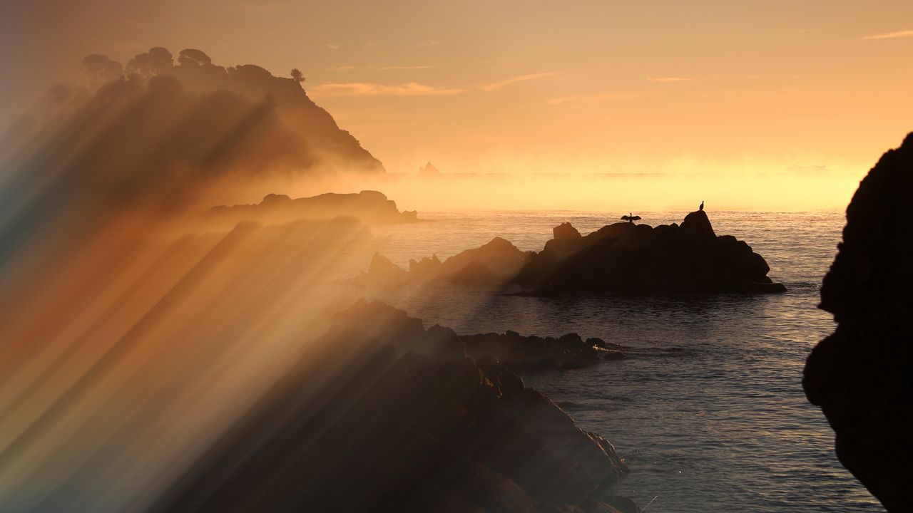 Puesta de sol en la costa, Cala S'Alguer, Costa Brava, España