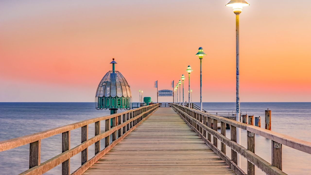 Tauchgondel an der Seebrücke Zinnowitz, Insel Usedom, Mecklenburg-Vorpommern