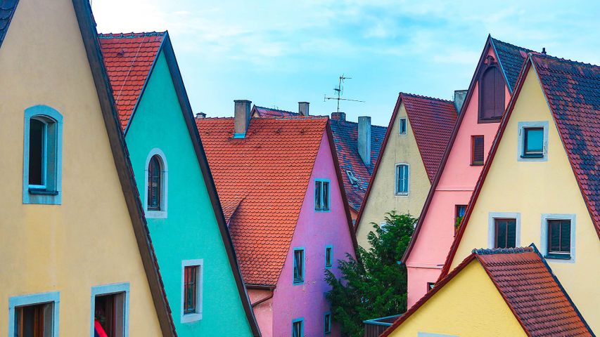 Bunte Häuserfassaden in Rothenburg ob der Tauber, Bayern, Deutschland