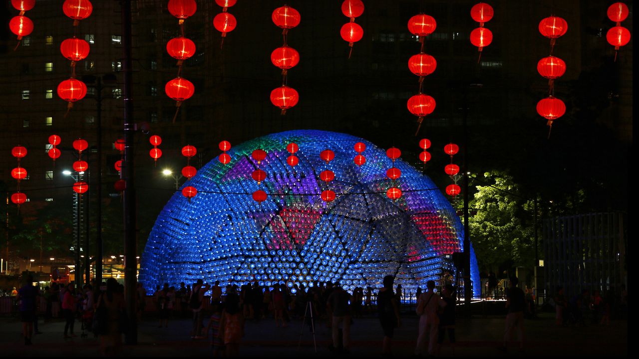 'Rising Moon' lantern to celebrate the Mid-Autumn Festival in Hong Kong's Victoria Park