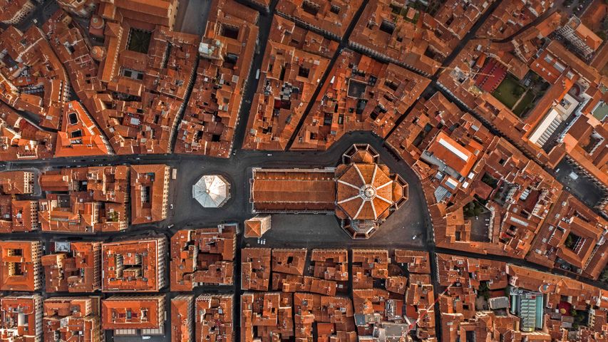 Cattedrale di Santa Maria del Fiore e centro storico di Firenze visti dall’alto