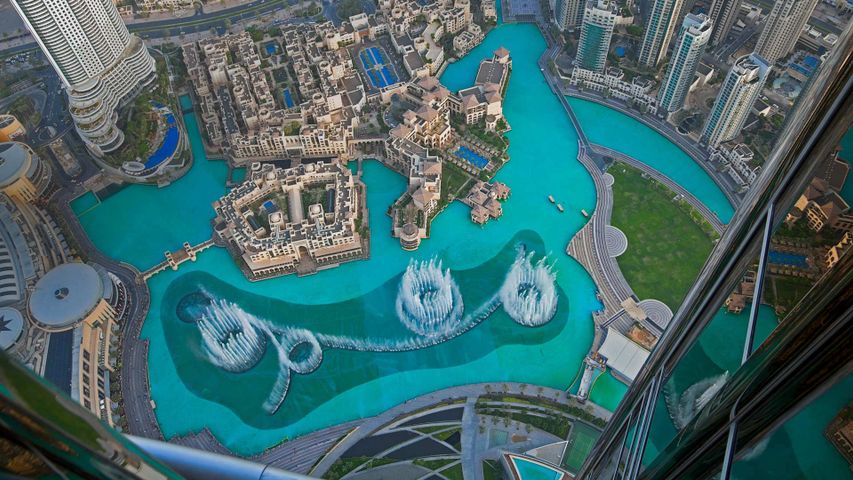 La Fuente de Dubái vista desde lo alto del Burj Khalifa, Dubái