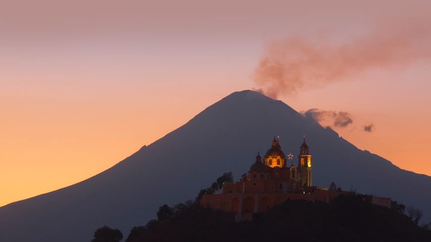 Igreja de Nuestra Señora de los Remedios e Popocatépetl, Puebla, México