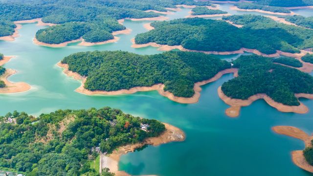 Dam, lake and mountains in Kerala
