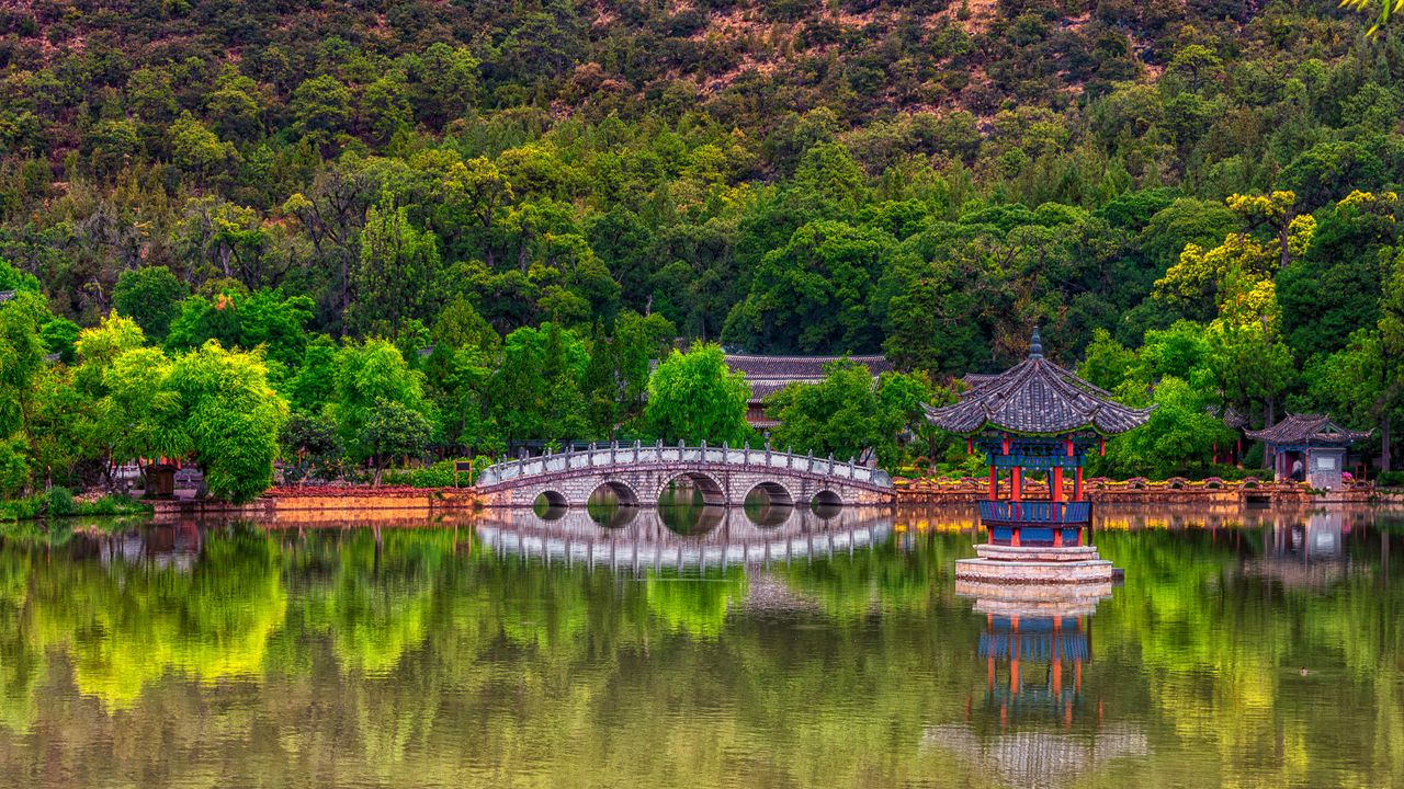 Stone Arch Bridge and Traditional Pavilion, Lijiang