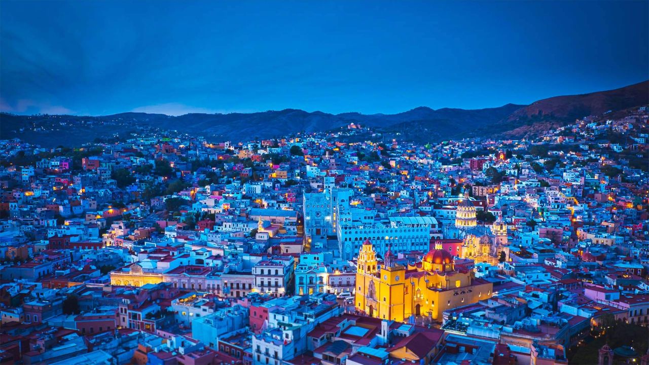 メキシコ　グアナフアトの風景 グアナフアトの夜景｣メキシコ - Bing Gallery · Peapix