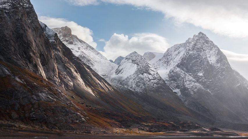 Baffin Island Expedition Premium 4K Theme for Windows 10 | Free