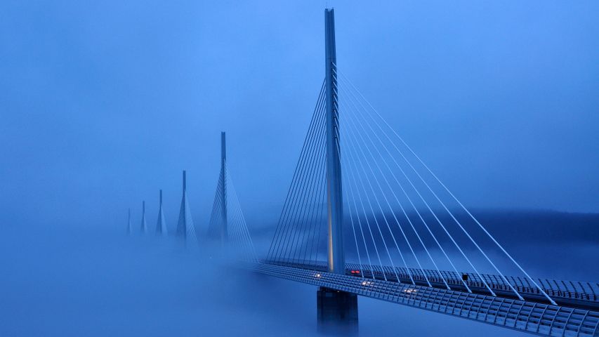 Viaduc de Millau, Aveyron, France