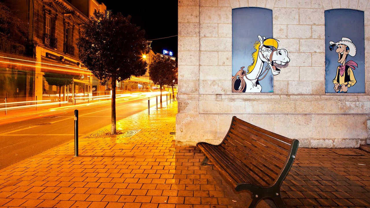 Extrait du mur peint « Les Daltons en prison », Lucky Luke et Jolly Jumper, pour le Festival international de la B.D d'Angoulême
