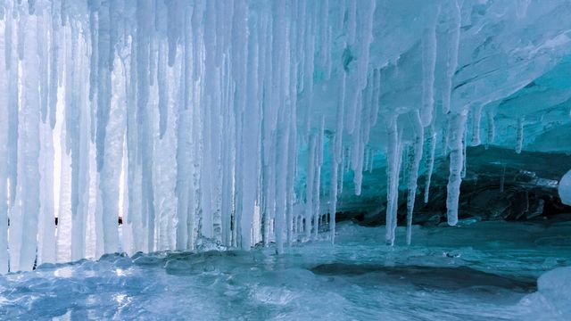 Icicles on Lake Superior, Thunder Bay, Ont.