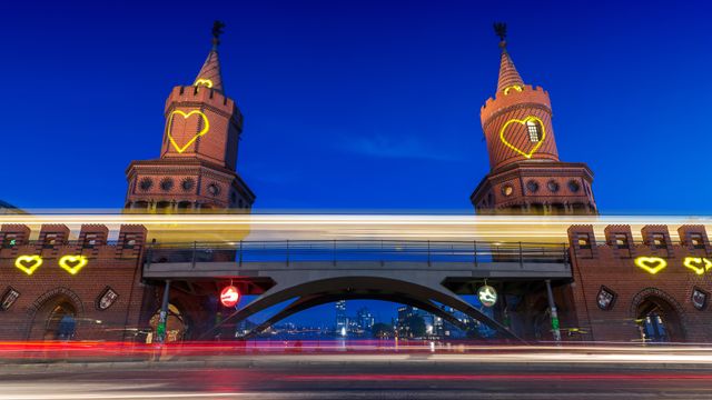 Herzen auf den Türmen der Oberbaumbrücke, Berlin