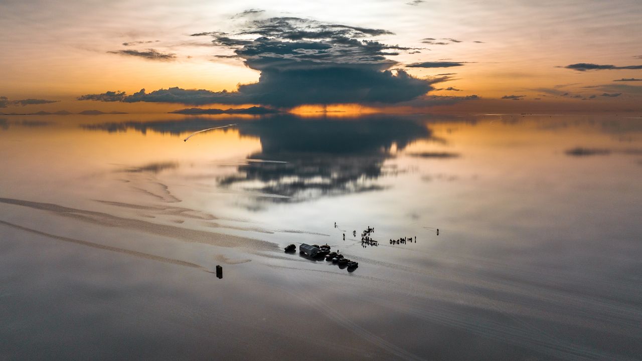 Salar de Uyuni salt flats in Bolivia