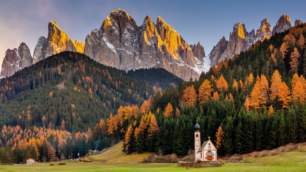 Chiesa in Val di Funes, Trentino-Alto Adige, Dolomiti, Italia