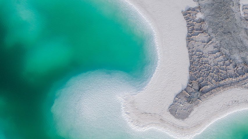 Aerial Saltflats PREMIUM 4K Theme for Windows 10